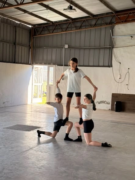 Imagen 3 de Gimnasia Acrobática del Instituto San Luis Gonzaga clasificó a la final provincial de los JEBO